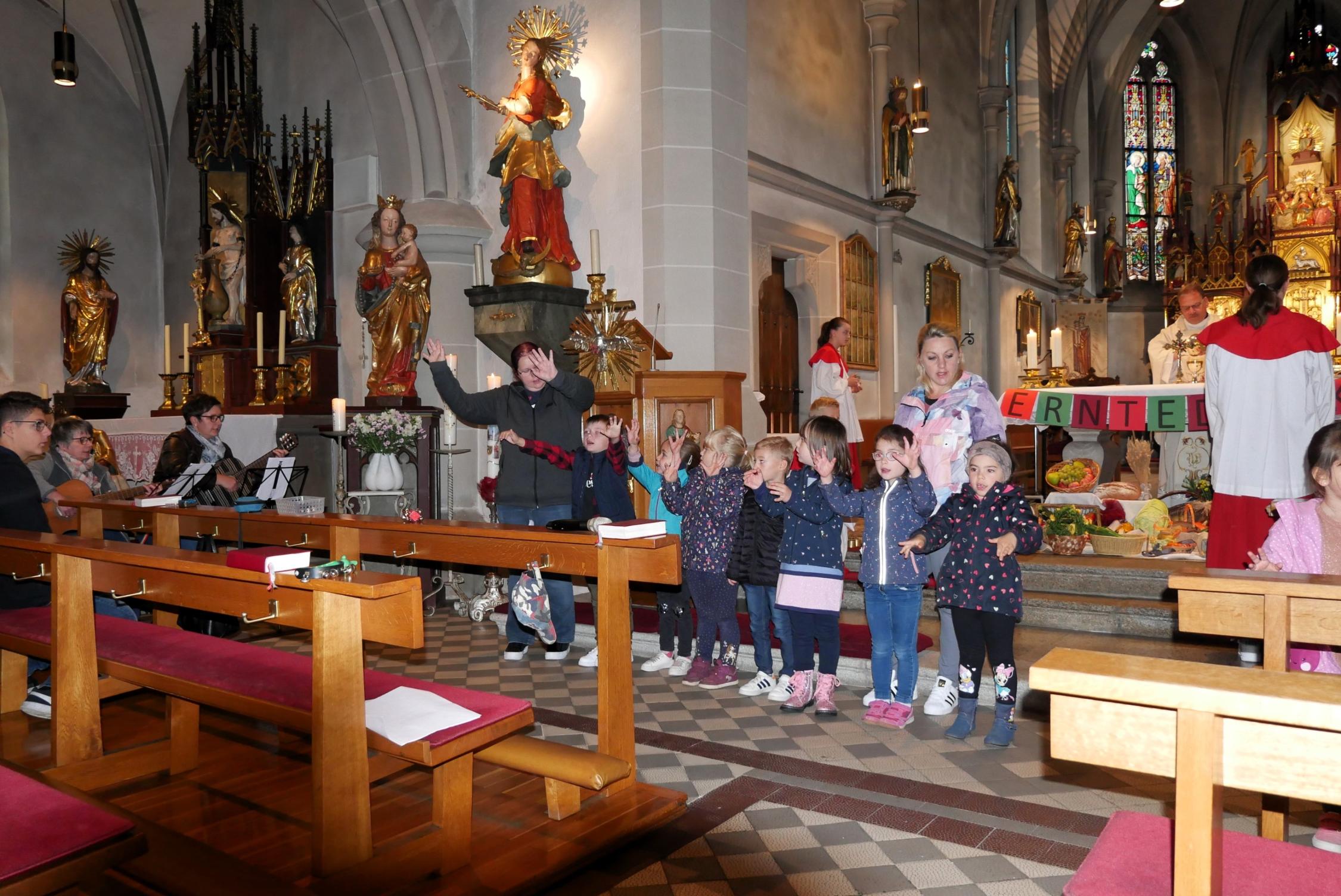 Erntedank Steinwiesen (3).JPG