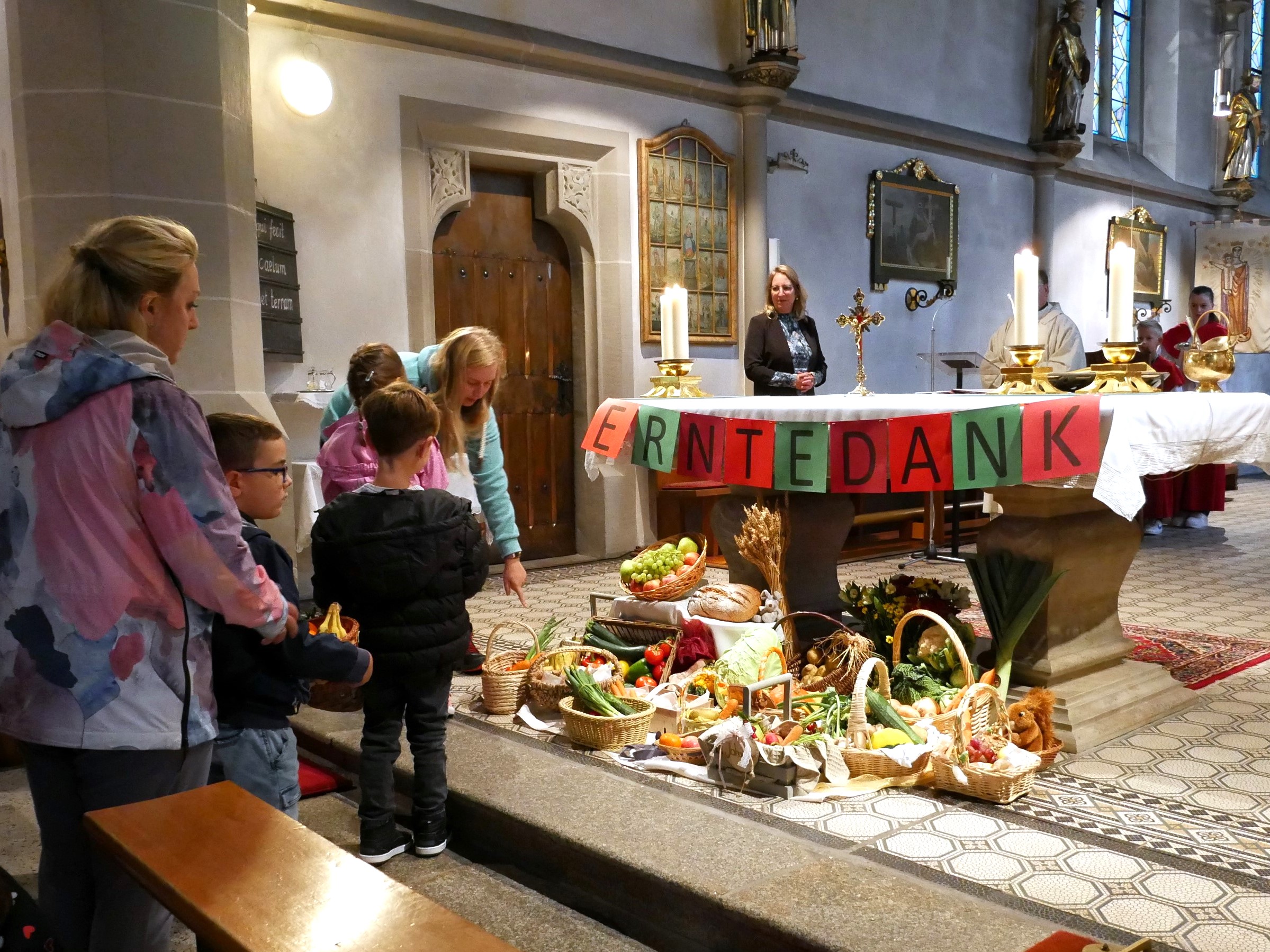 Erntedank Steinwiesen (1).JPG