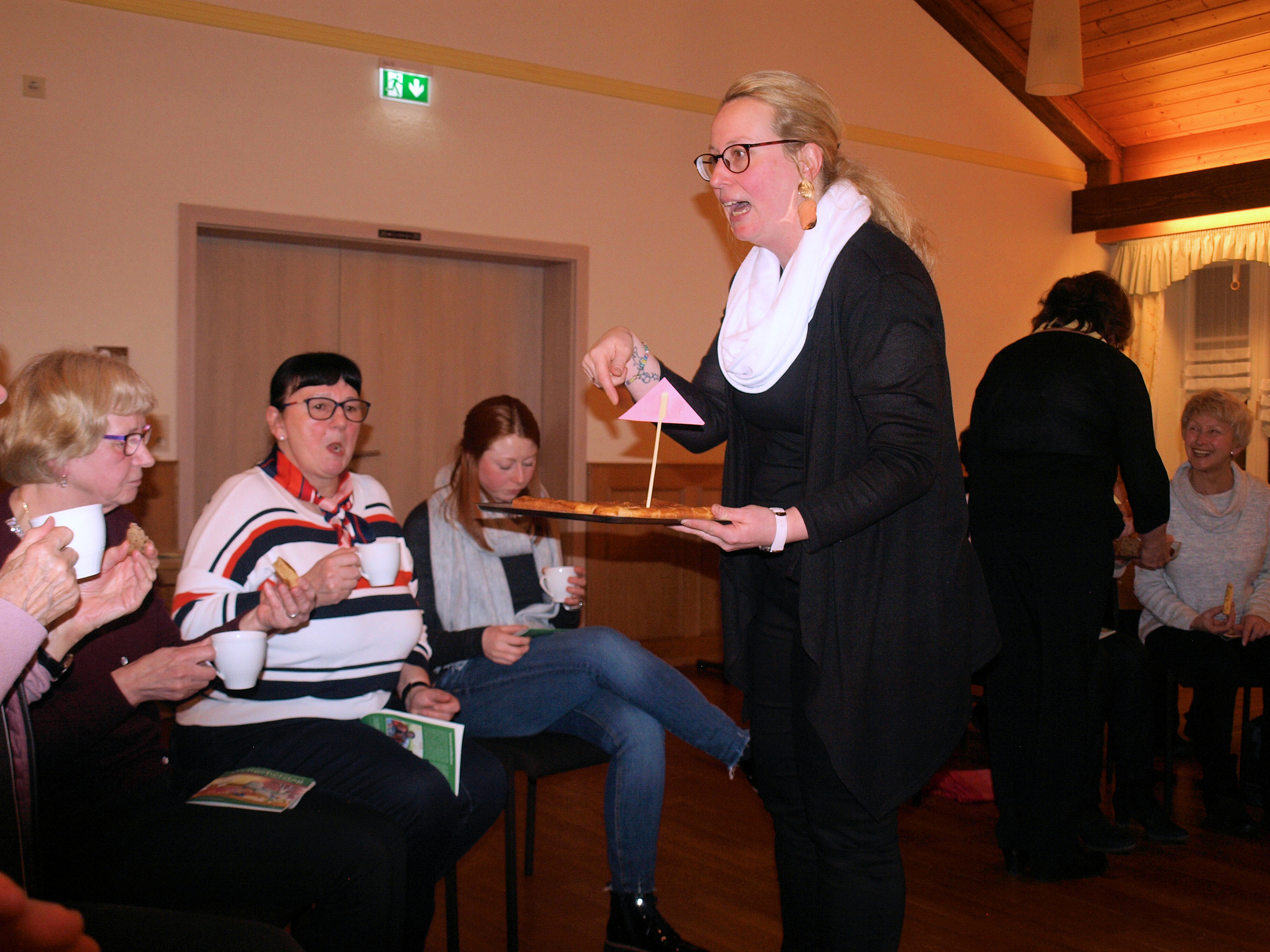 Kuchen nach einem Rezept aus Simbabwe mit der Frucht des Affenbrotbaumes hat Steffi Kolb gebacken.